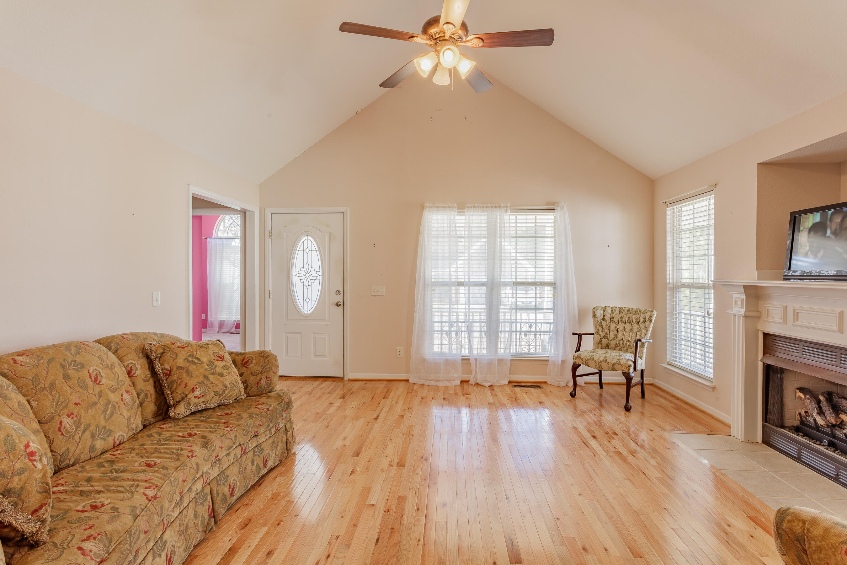 56 Deer Ridge Lane Rock Spring, GA 30739 - Photo 7 of 18 56 Deer Ridge living room