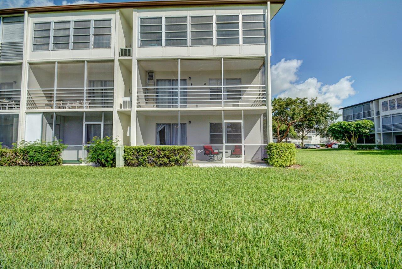 127 Mansfield D Boca Raton, FL 33434 - Photo 17 of 17 Exterior rear