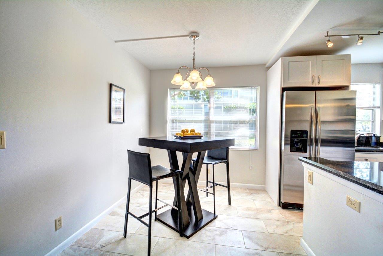 127 Mansfield D Boca Raton, FL 33434 - Photo 6 of 17 Dining area