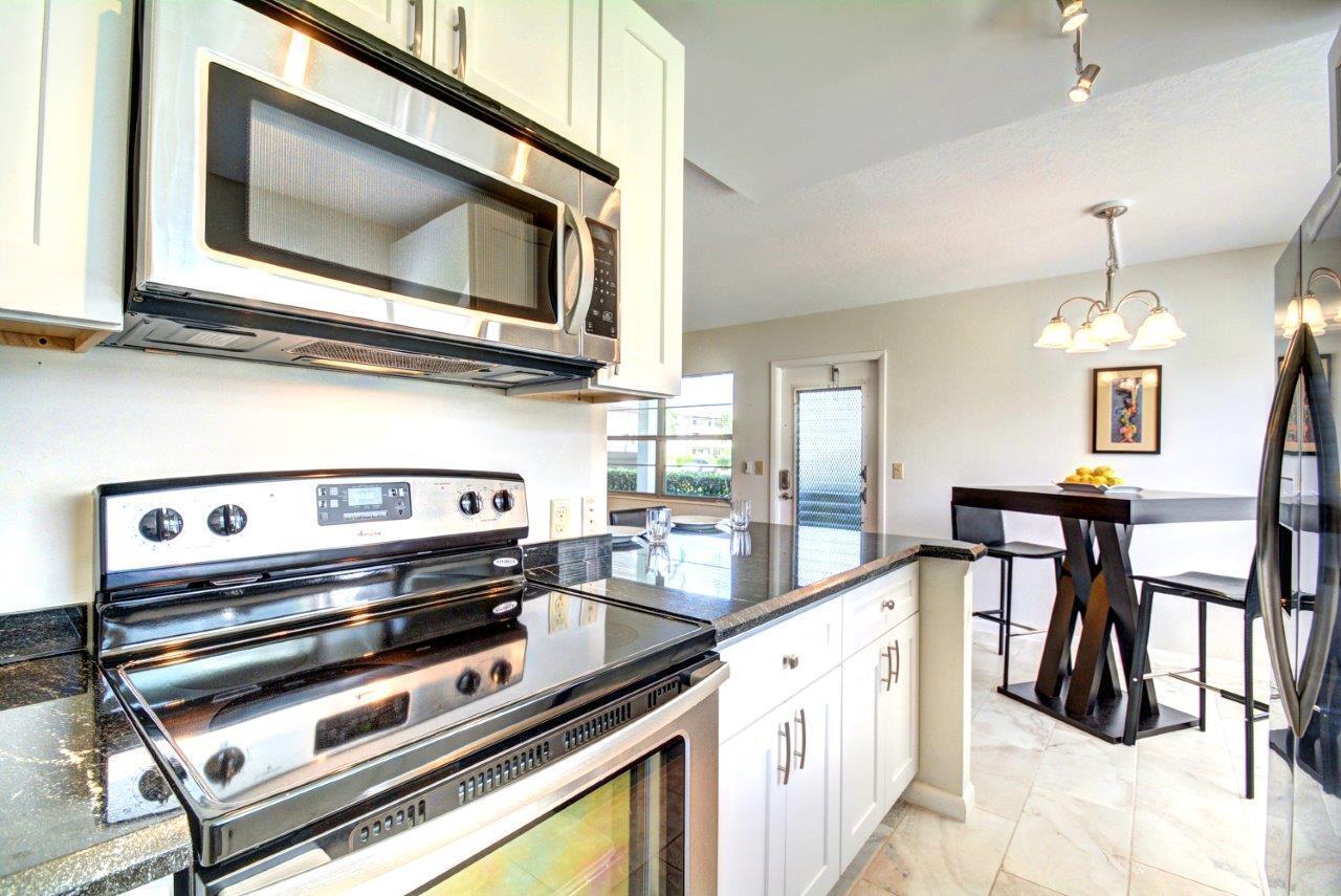 127 Mansfield D Boca Raton, FL 33434 - Photo 10 of 17 Kitchen