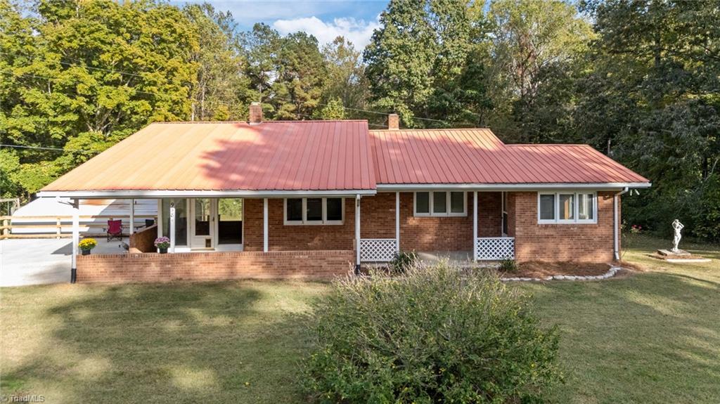 958 Louya Road Lexington, NC 27292 - Photo 2 of 35