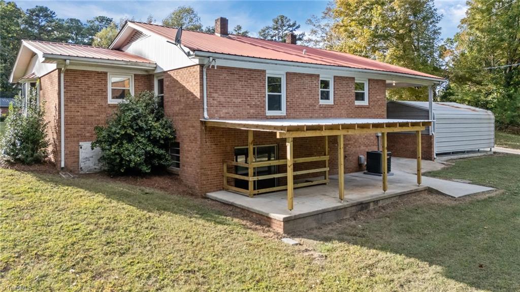 958 Louya Road Lexington, NC 27292 - Photo 3 of 35