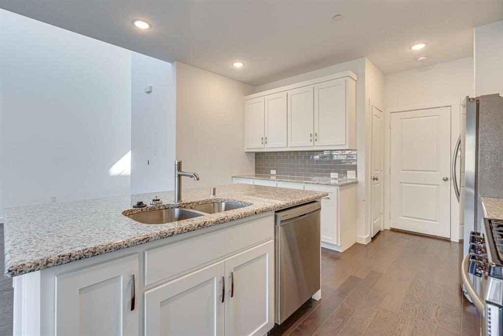 2725 Splendor Drive Little Elm, TX 75068 - Photo 15 of 32