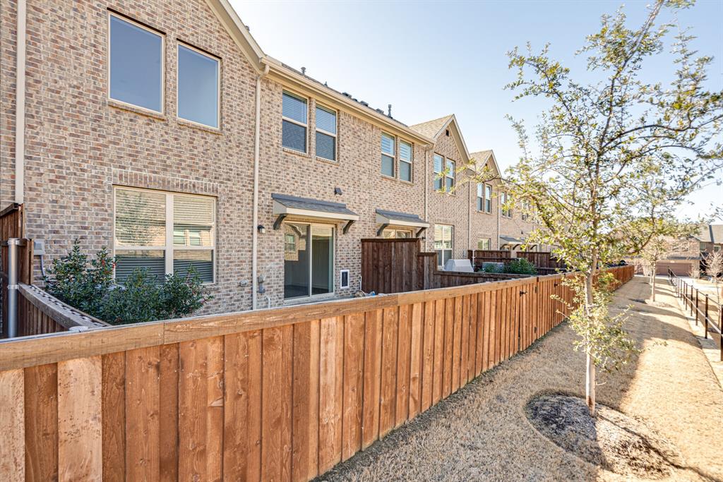 2725 Splendor Drive Little Elm, TX 75068 - Photo 29 of 32