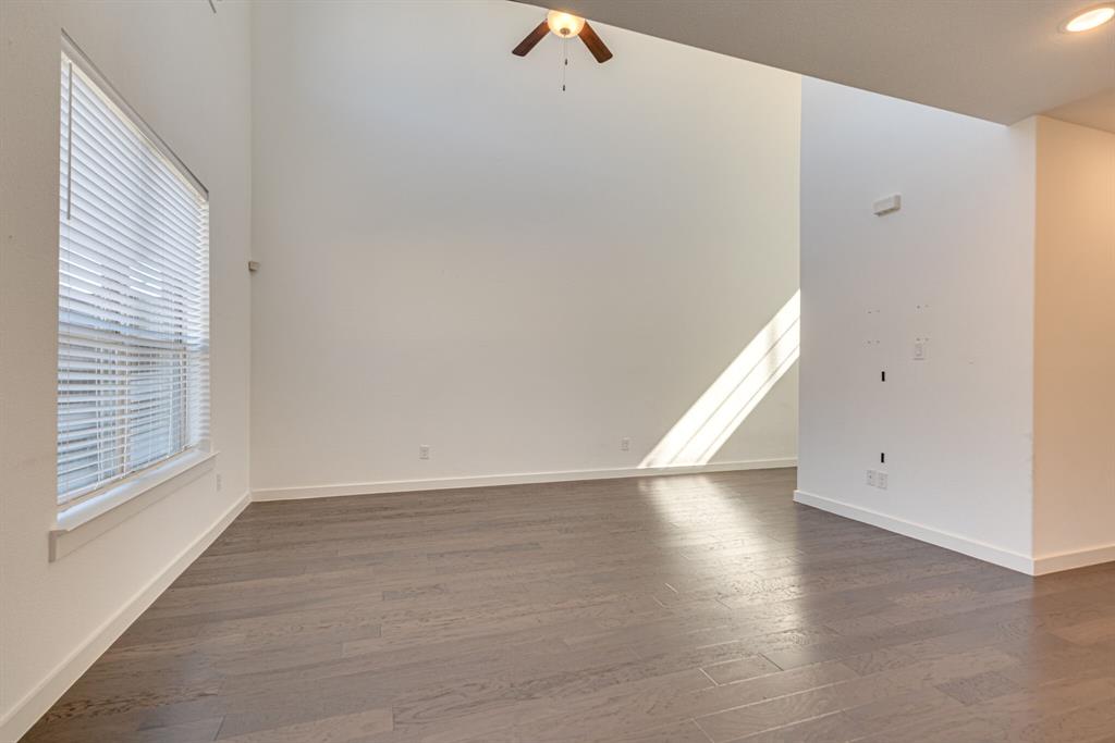 2725 Splendor Drive Little Elm, TX 75068 - Photo 6 of 32