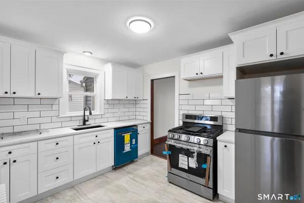 $320,000 | 37 Byrneside Avenue, Waterbury, CT 06704