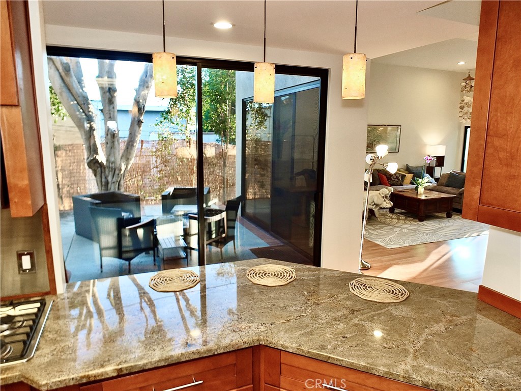 341 S Meadows Manhattan Beach, CA 90266 - Photo 12 of 54