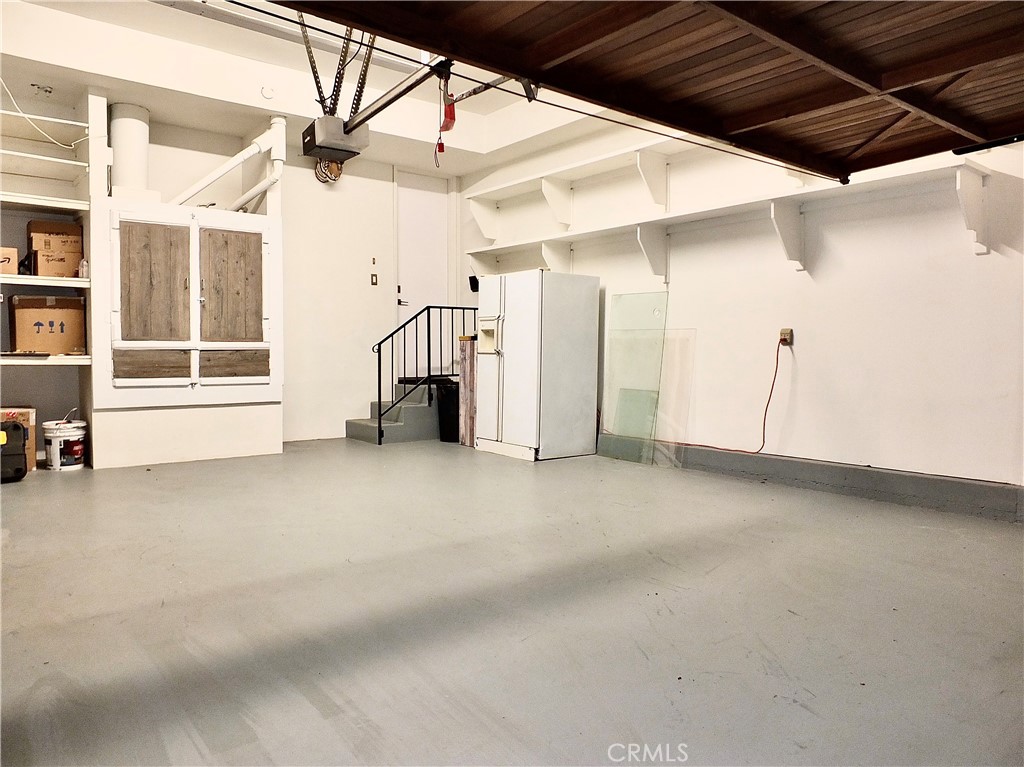 341 S Meadows Manhattan Beach, CA 90266 - Photo 46 of 54 a view of a livingroom with a ceiling fan and window