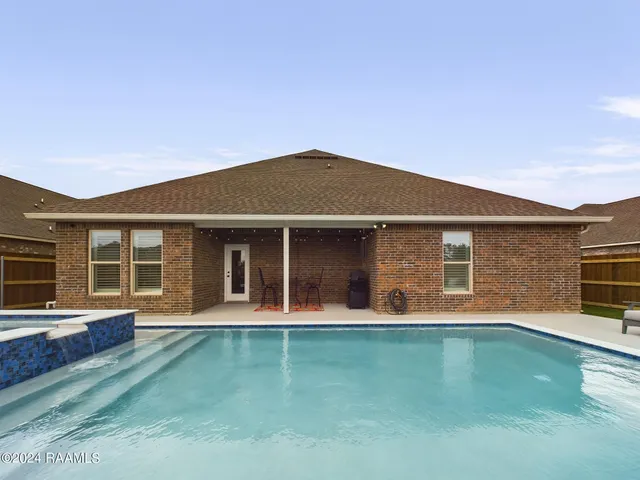 $399,000 | 118 Rose Of Sharon Lane, Lafayette, LA 70508