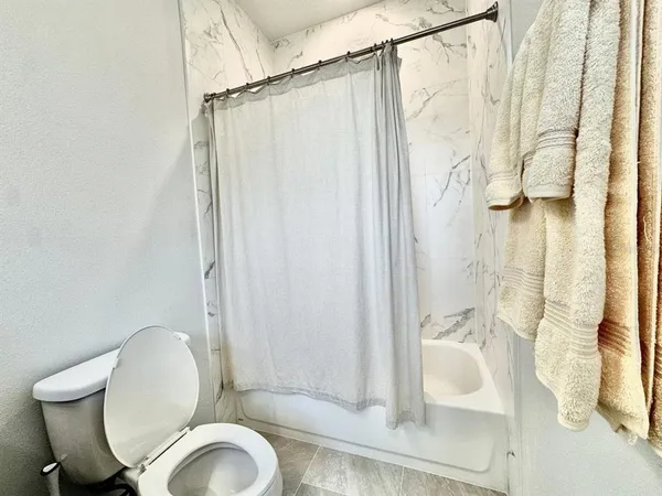 $2,100 | 4409 North 36th Street, Tampa, FL 33610