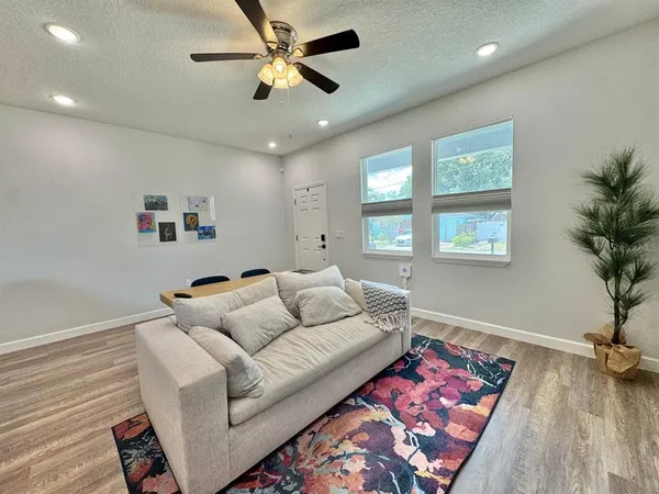 $2,100 | 4409 North 36th Street, Tampa, FL 33610