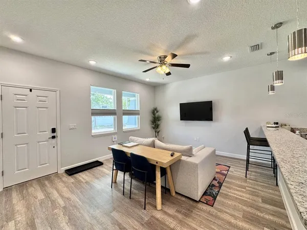 $2,100 | 4409 North 36th Street, Tampa, FL 33610