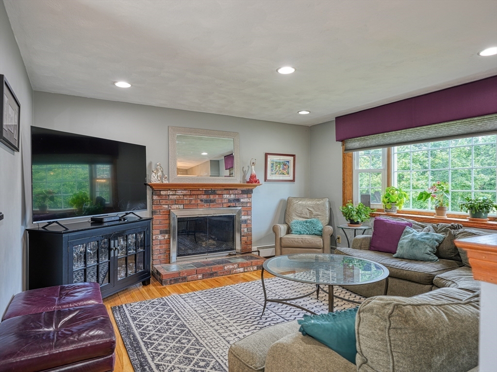 55 Hamilton Road Northborough, MA 01532 - Photo 5 of 38 Gallery Image 5