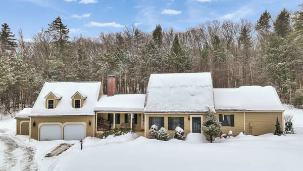 $899,000 | 1481 Bennington Road, Francestown, NH 03043