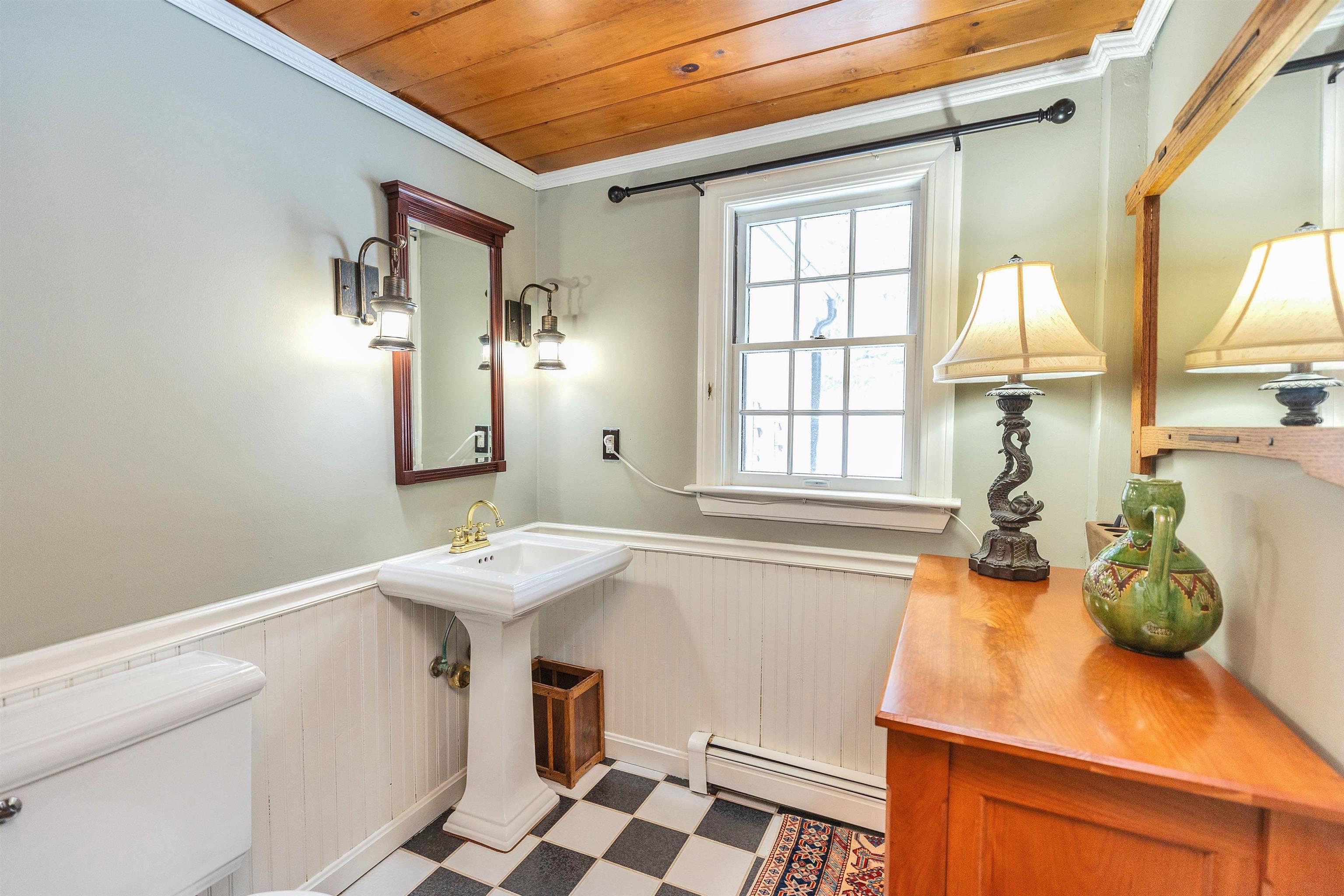 1481 Bennington Road Francestown, NH 03043 - Photo 23 of 59