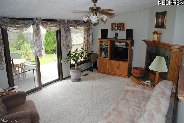 9315 Snow Road Cleveland, OH 44130 - Photo 2 of 24