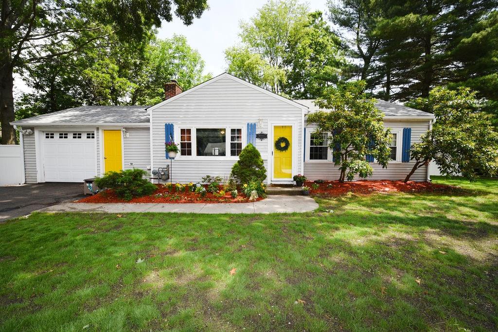 7 Greenville Drive, Barrington, RI 02806 Compass