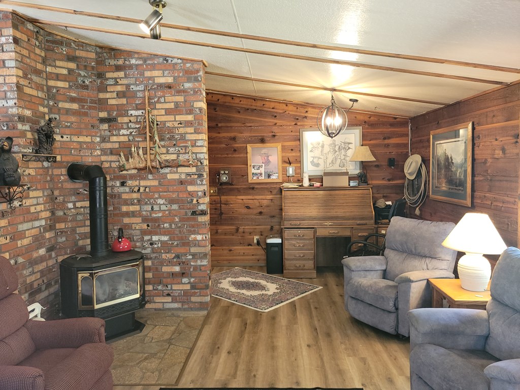 10525 Skunk Creek Road Cascade, ID 83611 - Photo 17 of 41 Some furniture included