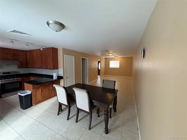 $2,600 | 5 North Aspen Road, Middletown, NY 10940