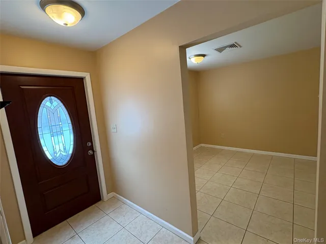 $2,600 | 5 North Aspen Road, Middletown, NY 10940