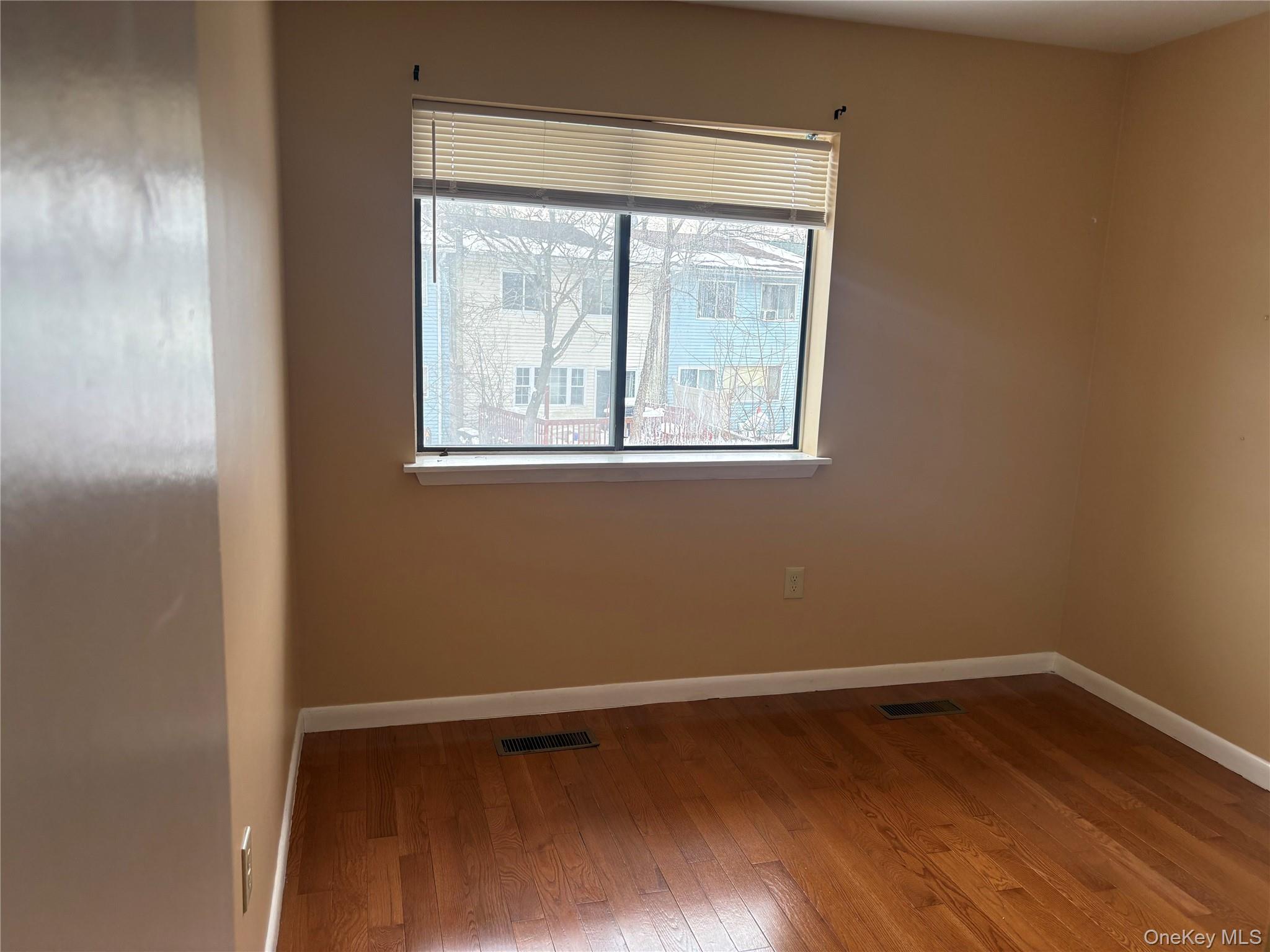 5 North Aspen Road Middletown, NY 10940 - Photo 4 of 12