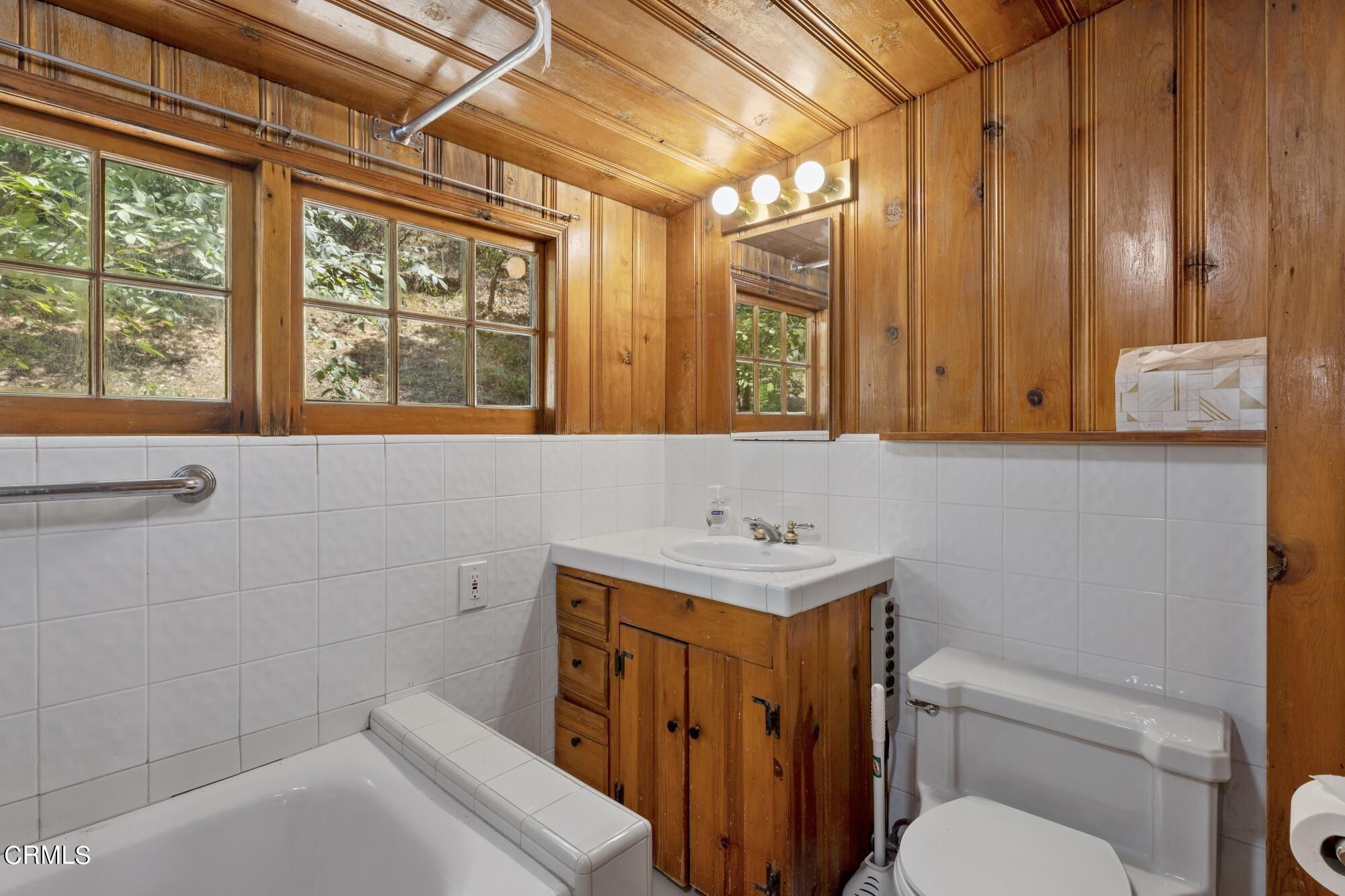 9710 Mistletoe Road Tujunga, CA 91042 - Photo 31 of 68 9710 Mistletoe, Tujunga_ Low Res 031