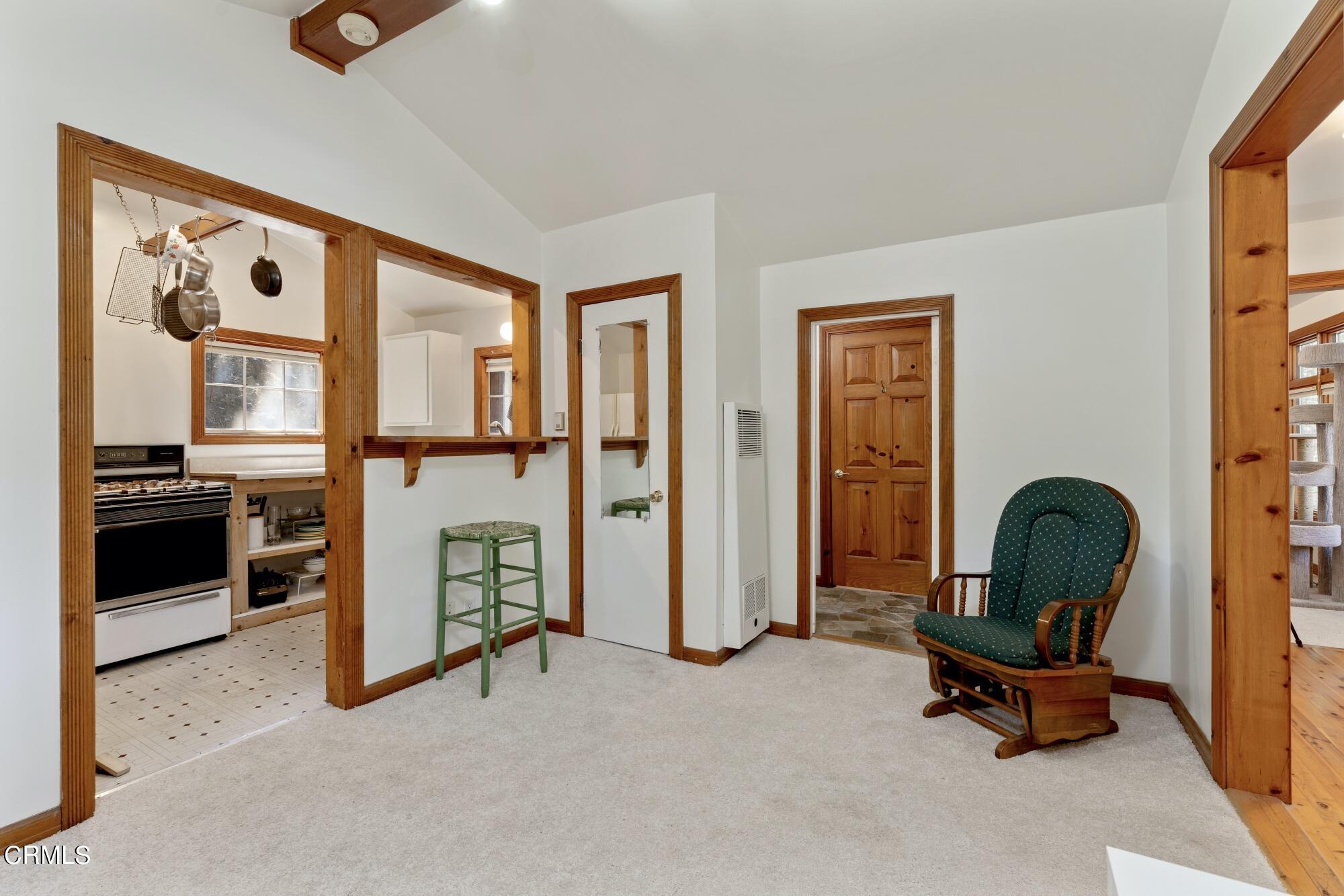 9710 Mistletoe Road Tujunga, CA 91042 - Photo 44 of 68 a living room with furniture