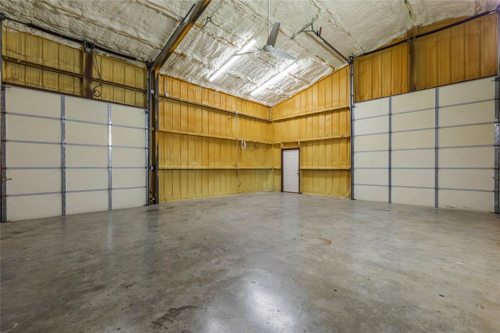 1878 North Lincoln Park Road Van Alstyne, TX 75495 - Photo 20 of 32 a view of a garage
