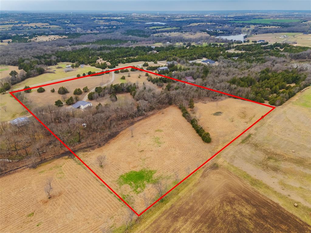 1878 North Lincoln Park Road Van Alstyne, TX 75495 - Photo 2 of 32 a view of a tennis court