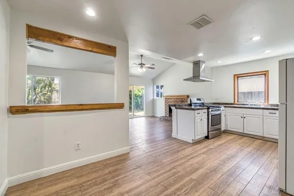 $379,900 | 546 West Swift Avenue, Clovis, CA 93612