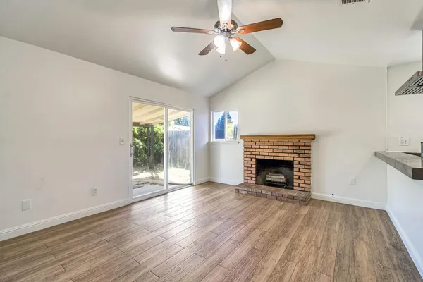 $379,900 | 546 West Swift Avenue, Clovis, CA 93612