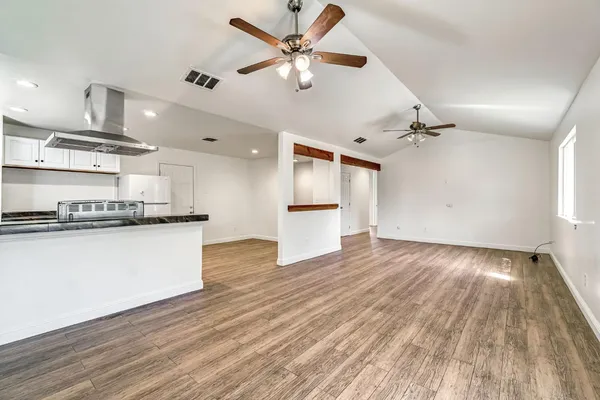$379,900 | 546 West Swift Avenue, Clovis, CA 93612
