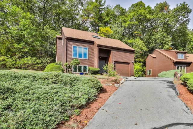 $375,000 | 6 Cornwall Lane, Unit 7, Nashua, NH 03063