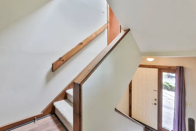 $375,000 | 6 Cornwall Lane, Unit 7, Nashua, NH 03063