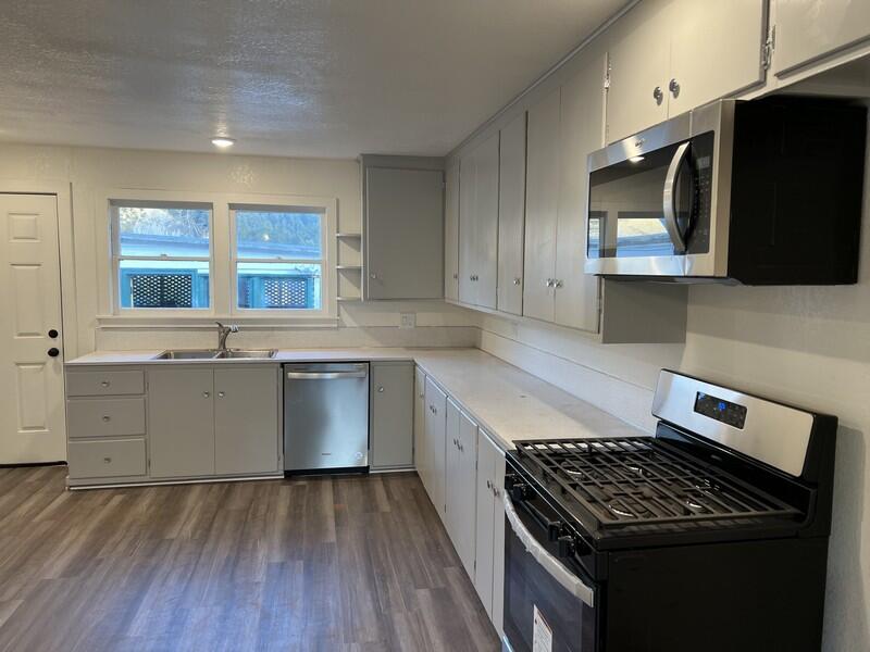 748 Rigby Avenue Rio Dell, CA 95562 - Photo 7 of 30 IMG_1588