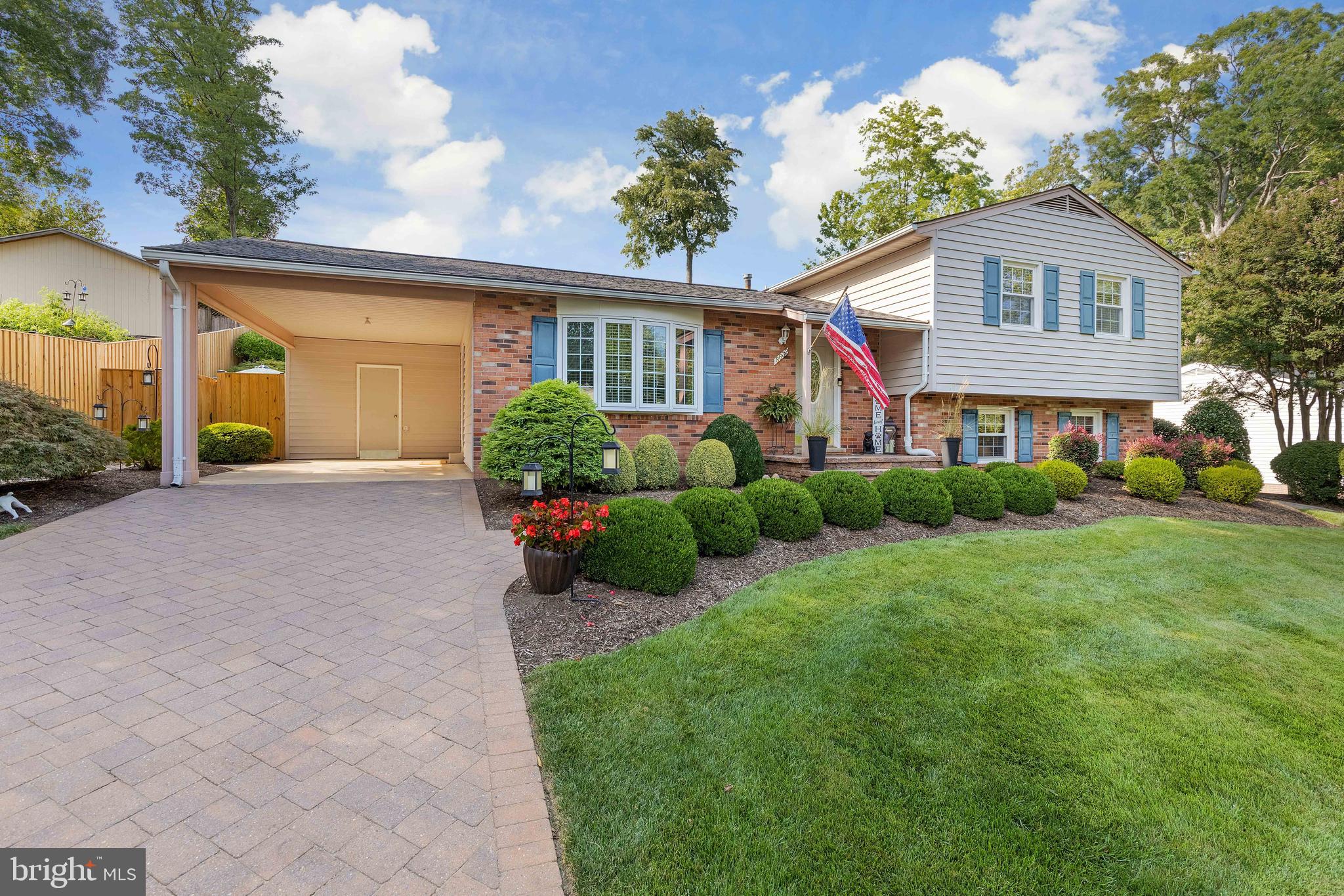 8632 Kerry Lane Springfield, VA 22152 - Photo 2 of 48 Beautifully landscaped