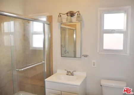 $3,650 | 1611 Ellsmere Avenue, Los Angeles, CA 90019