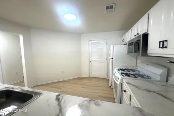 $3,300 | 171 Dorado Beach Court, Howell, NJ 07731