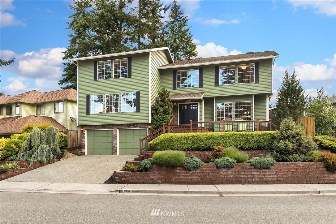 924 Goat Trail Loop Road Mukilteo, WA 98275 - Photo 2 of 39