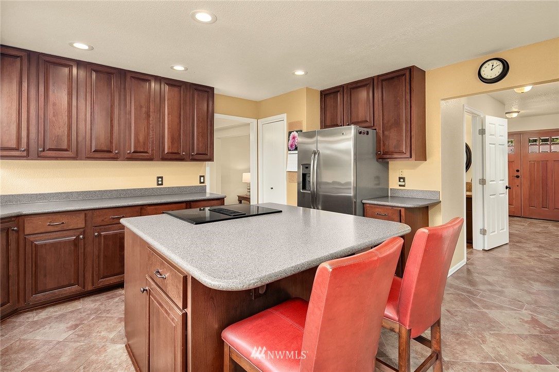 924 Goat Trail Loop Road Mukilteo, WA 98275 - Photo 11 of 39