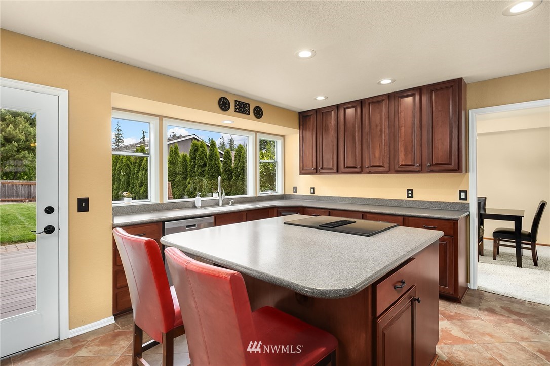 924 Goat Trail Loop Road Mukilteo, WA 98275 - Photo 12 of 39