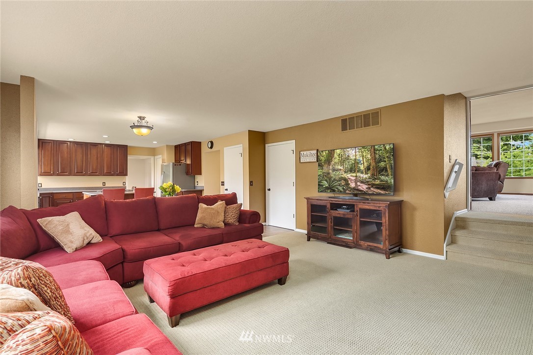 924 Goat Trail Loop Road Mukilteo, WA 98275 - Photo 16 of 39