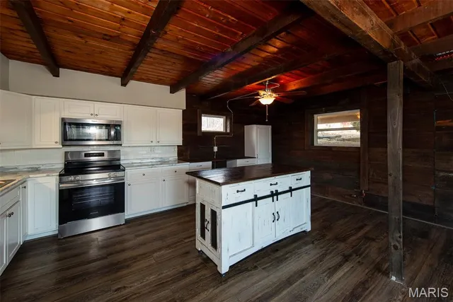 $189,900 | 234 South Melody Drive, Leslie, MO 63056