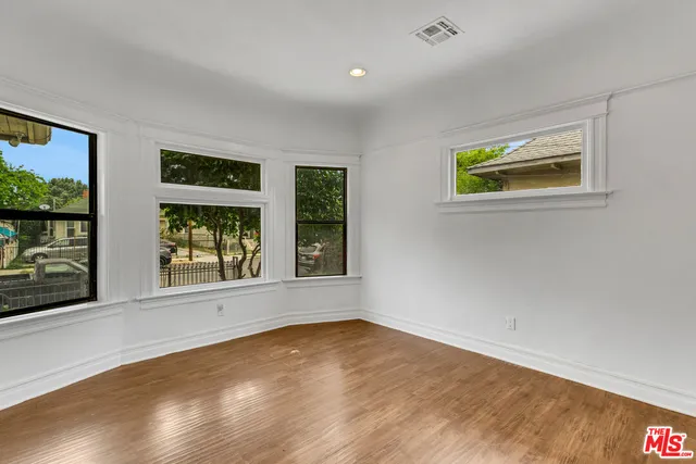 $1,250,000 | 1492 West 28th Street, Los Angeles, CA 90007