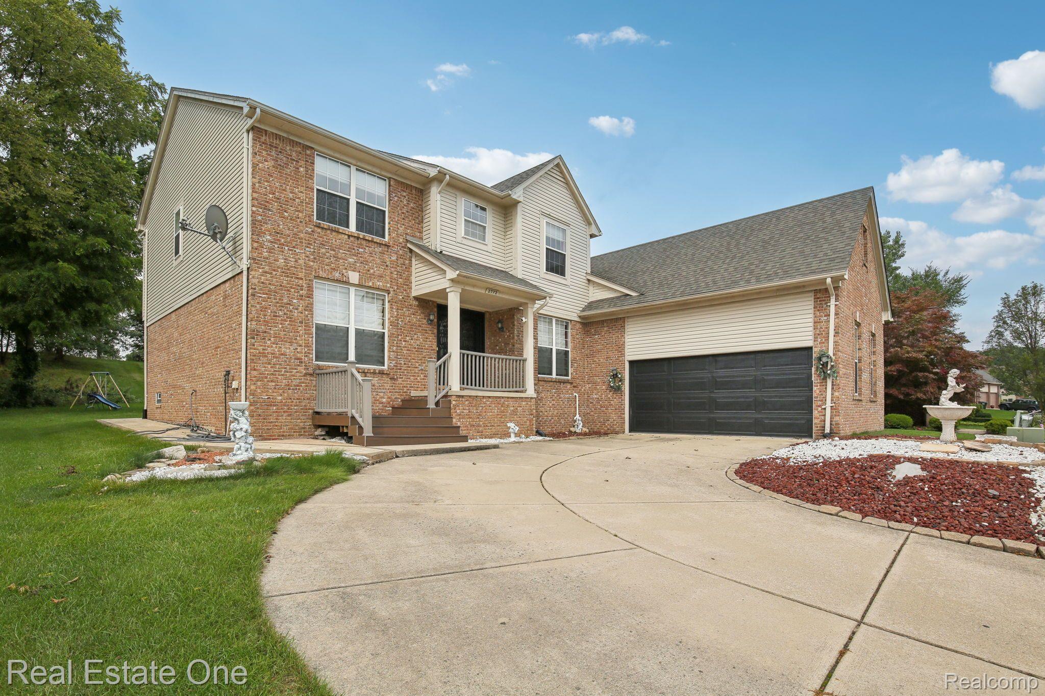 2772 Fox Woods Lane Rochester, MI 48307 - Photo 2 of 46 Gallery Image 2