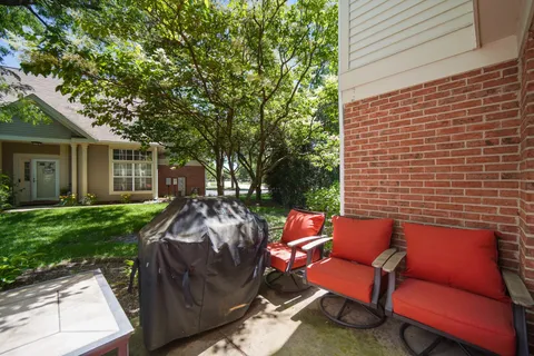 $359,900 | 30-w033 Princeton Court, Unit 30W033, Warrenville, IL 60555