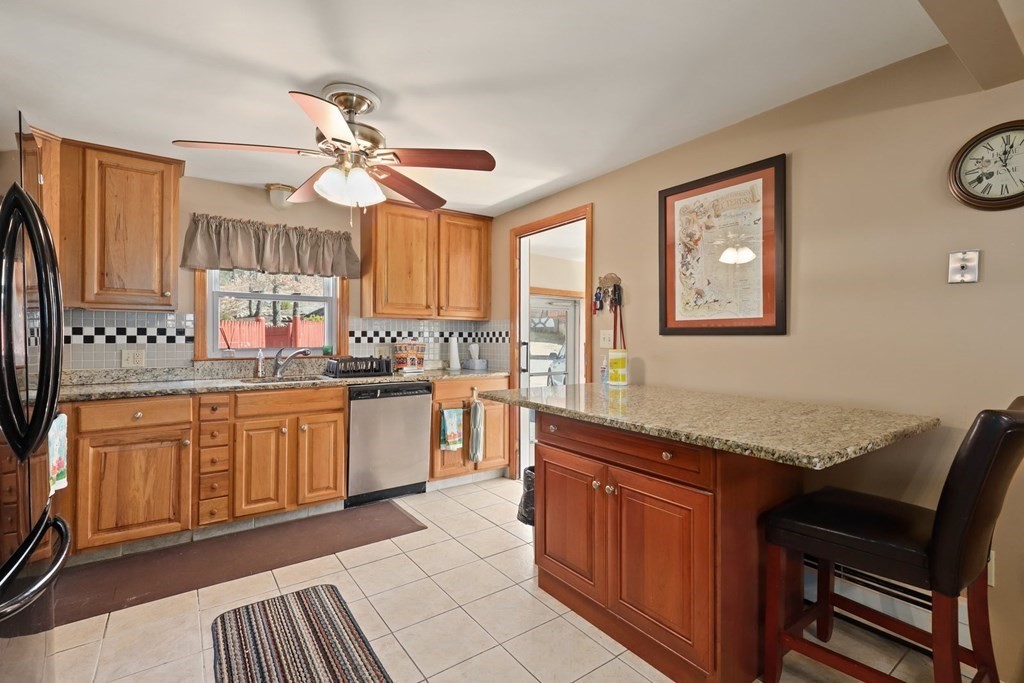 72 Nichols Road Malden, MA 02148 - Photo 3 of 37 Gallery Image 3