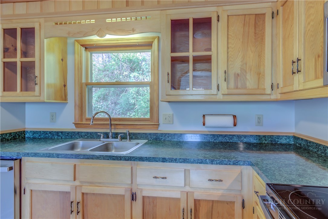 129 J L Norris Drive Boone, NC 28607 - Photo 8 of 35