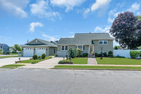 $625,000 | 403 Lorraine Place, Brick, NJ 08724