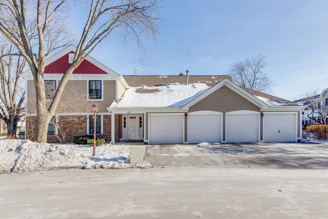 $2,195 | 321 Maplewood Court, Unit D1, Schaumburg, IL 60193